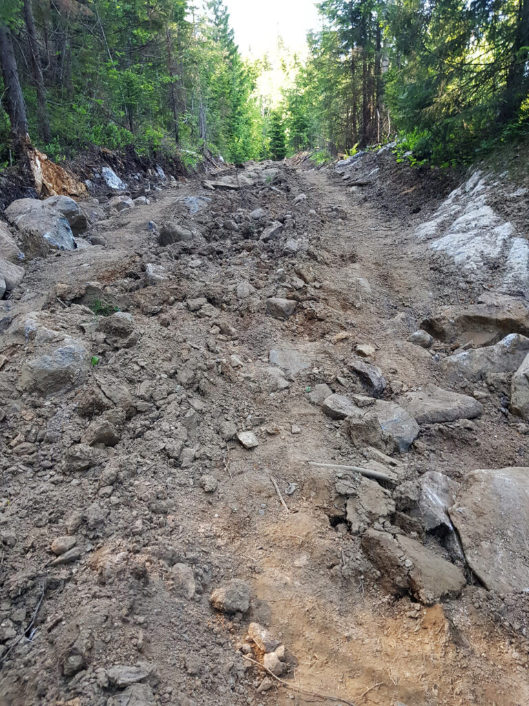 ØX avdeling Rælingen publiserte 9. juni bilder av hvordan det så ut i Brudalen den dagen .