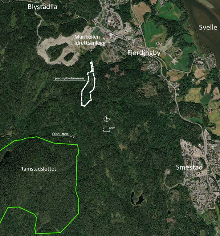 Oversiktsbilde som viser beliggenhet av nytt planforslag (hvit stiplet strek) i forhold til Ramstadslottet naturreservat (grønn strek). Illustrasjon: Rælingen kommune.