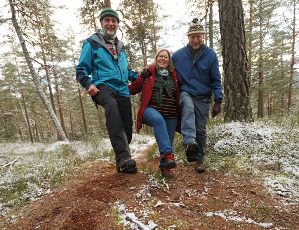 Johan G. Ellingsen, Helga Gunnarsdóttir og Sigmund Hågvar er de eneste som var styremedlemmer i Østmarkas Venner både da planleggingen begynte i 2011, og som fortsatt er med i styret. Her skritter de inn i Østmarka nasjonalpark for aller første gang!