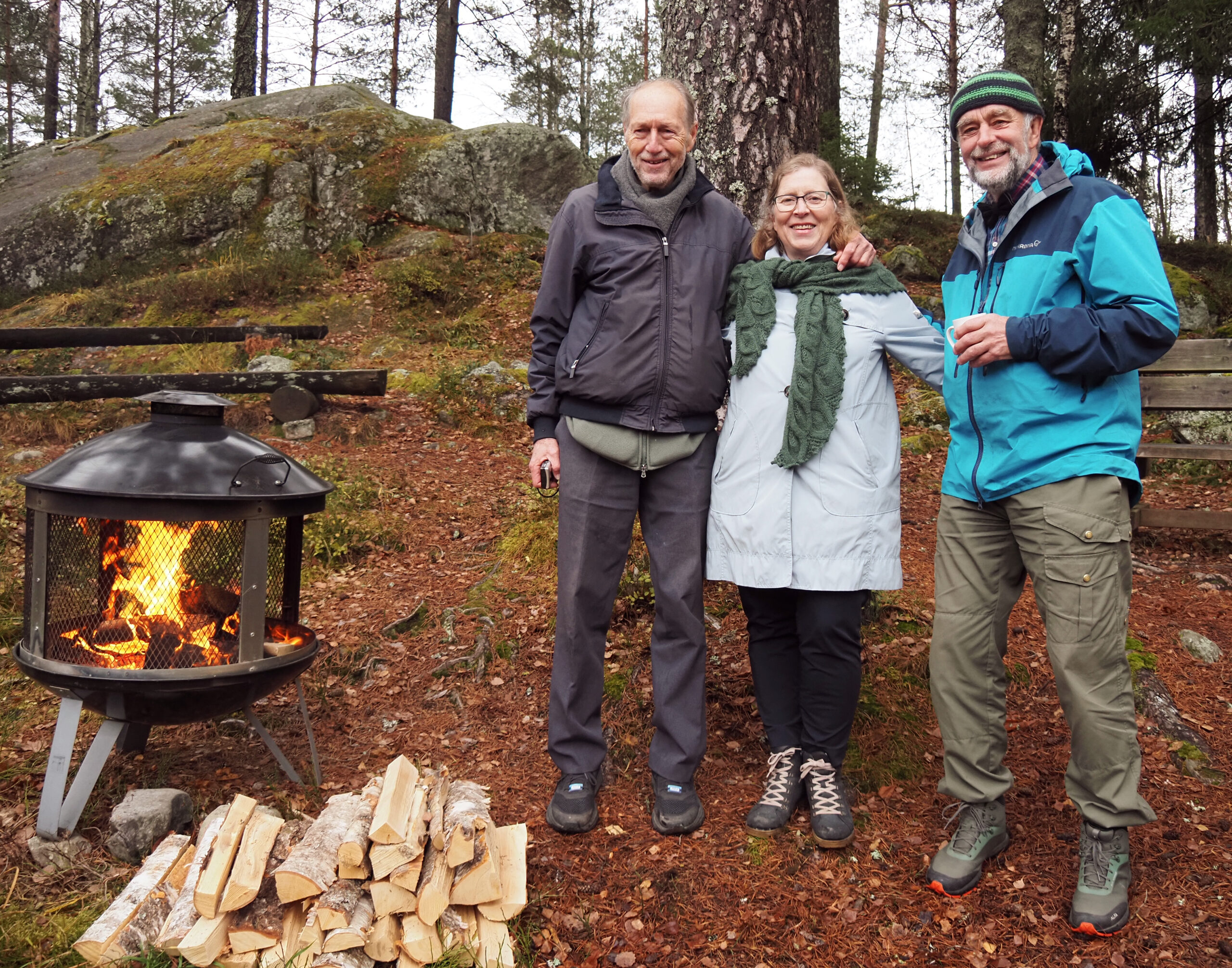 Tre sentrale personer i nasjonalpark-arbeidet: Sigmund Hågvar, Helga Gunnarsdóttir og Johan G. Ellingsen. De var styremedlemmer i Østmarkas Venner da planleggingen begynte i 2011, og det er de fortsatt. Foto: Bjarne Røsjø.