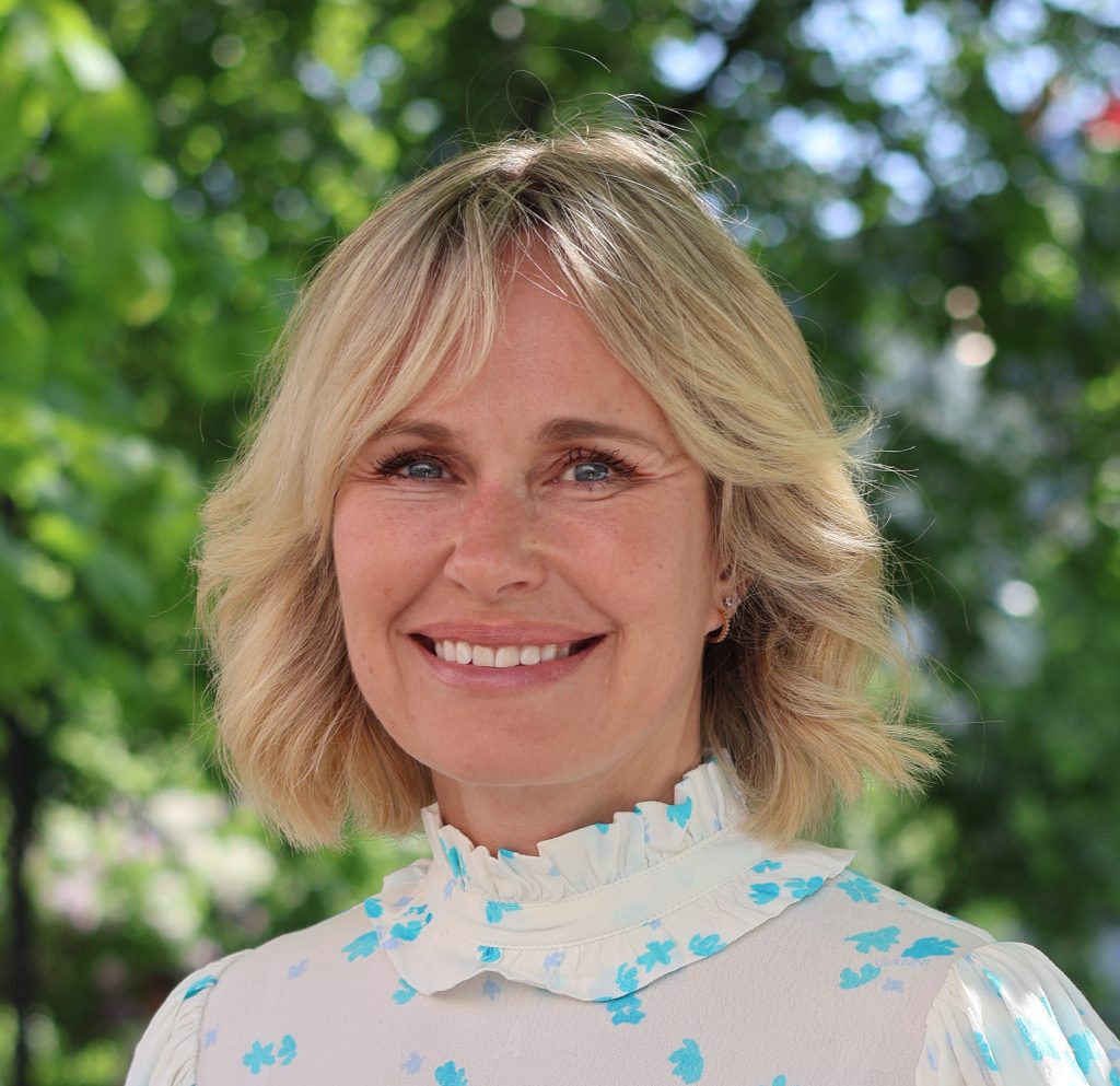 Oslos ordfører Anne Lindboe kommer til Sarabråten. Foto: Wikimedia Commons CC BY-SA 4.0, id =141248847