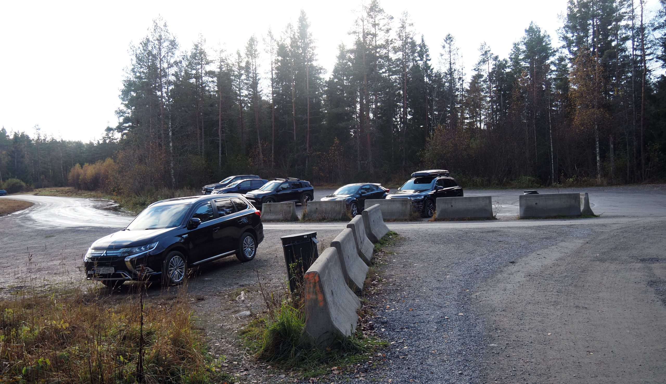 Bysetermåsan er i dag en rufsete og rotete parkeringsplass, men skal utvikles til en mer attraktiv innfallsport til nasjonalparken. Foto: Bjarne Røsjø.